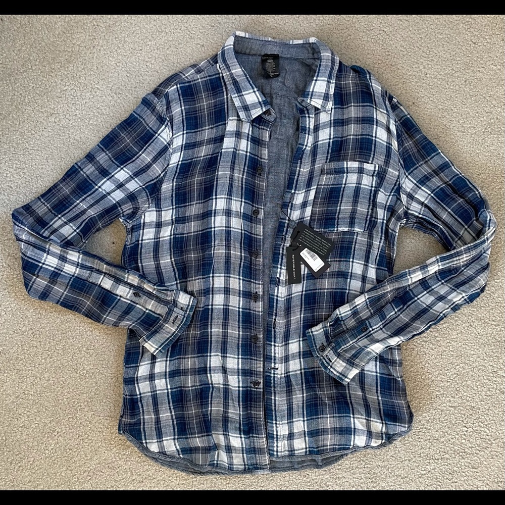 NWT REVERSIBLE!!! John Varvatos Men’s button down